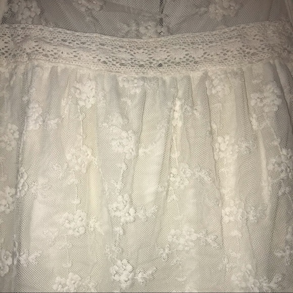 Charlotte Russe Lace Tank Top 4/$15 - Picture 2 of 3